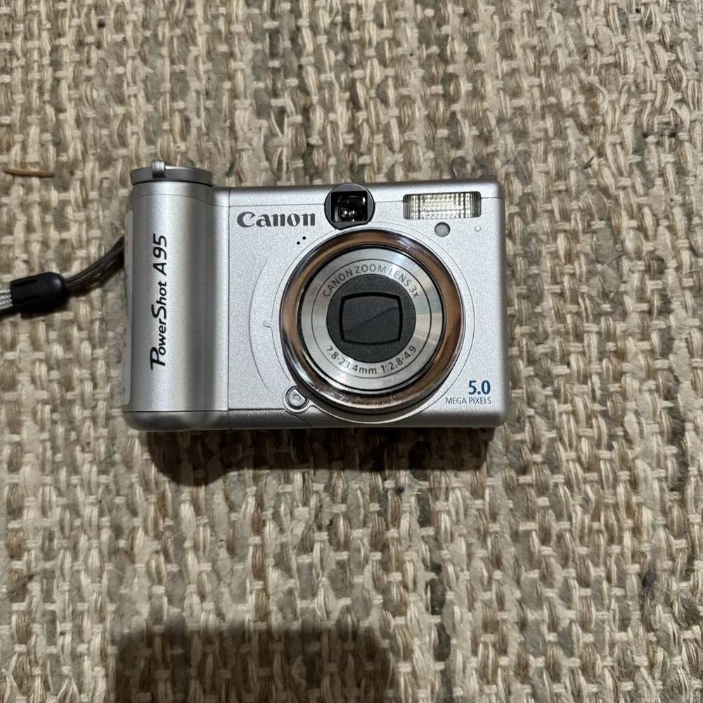 Silver Canon PowerShot A95 5 MP Digital Camera- Original Box, 2gb Mem Card.